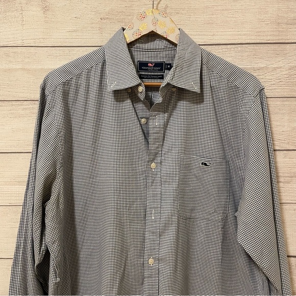 Vineyard Vines Classic Tucker Button Down Shirt - Picture 3 of 4